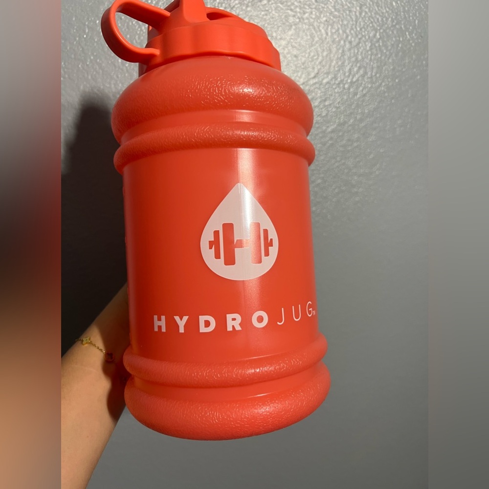 Hydro jug with sleeve